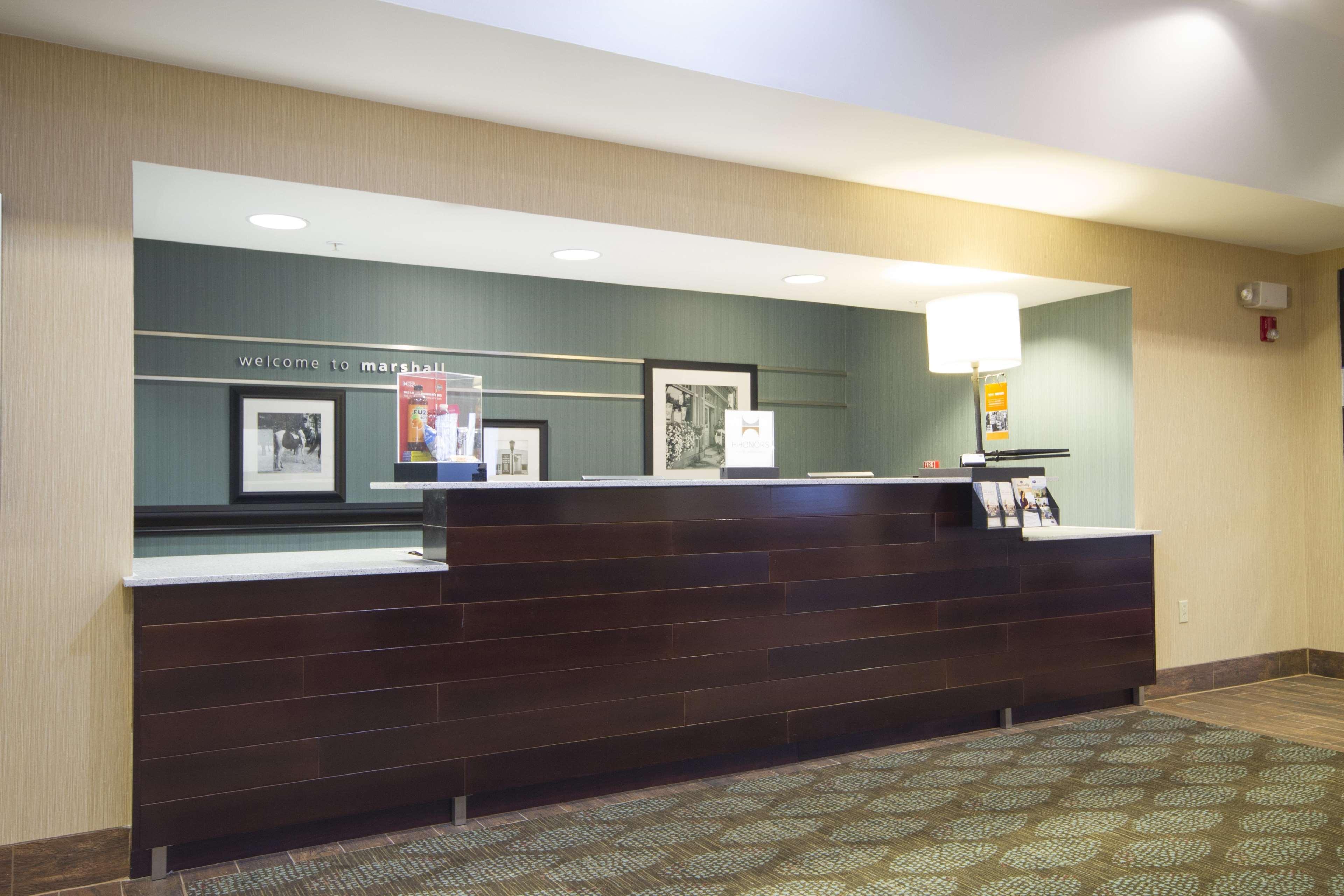 Hampton Inn Маршалл Экстерьер фото